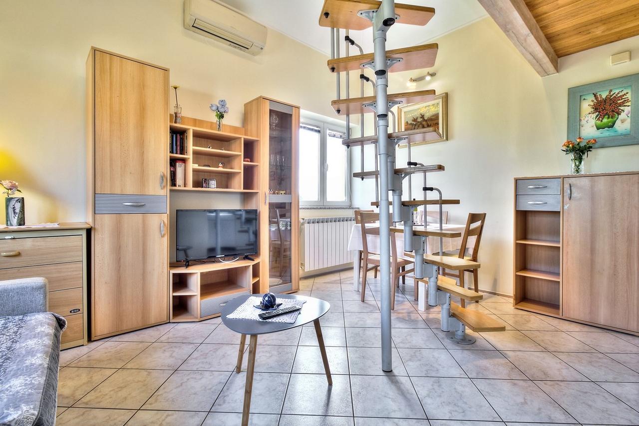 Lana House With Apartment Petrovija Eksteriør billede